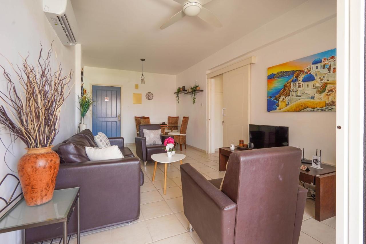 Resitour - Regina Gardens Apartman Paphos Kültér fotó